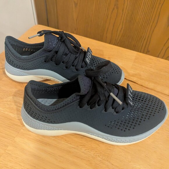 CROCs LiteRide Pacer Women's Lace Up Sneakers Navy Size 5-New - Picture 4 of 8